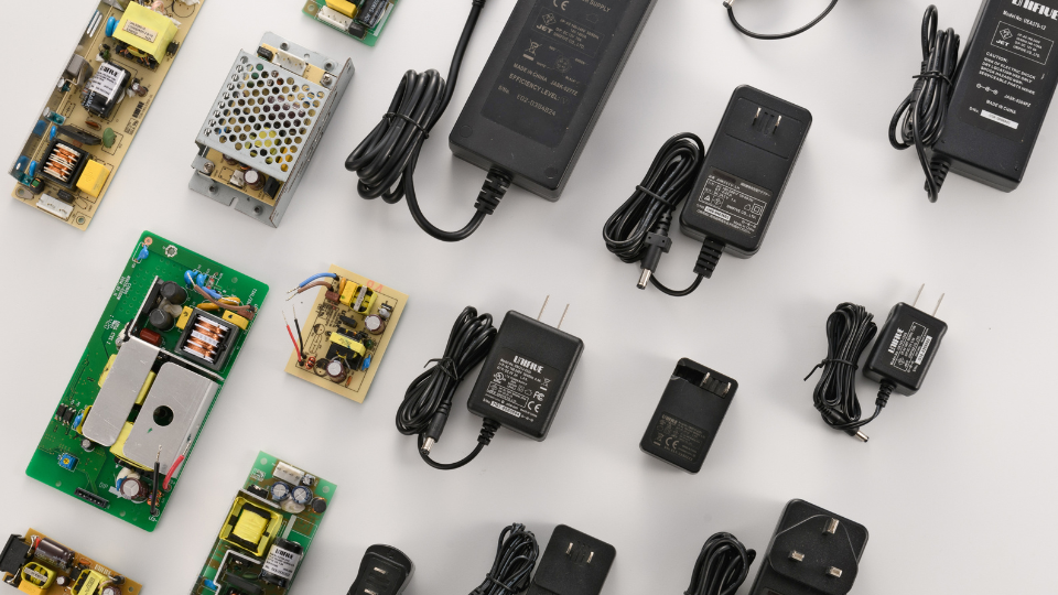 UNIFIVE의 다품종 AC 어댑터 제품군