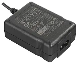 Foto de un adaptador de CA tipo inlet